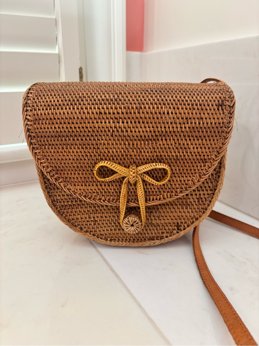 Woven Straw Shoulder Bag in Brown